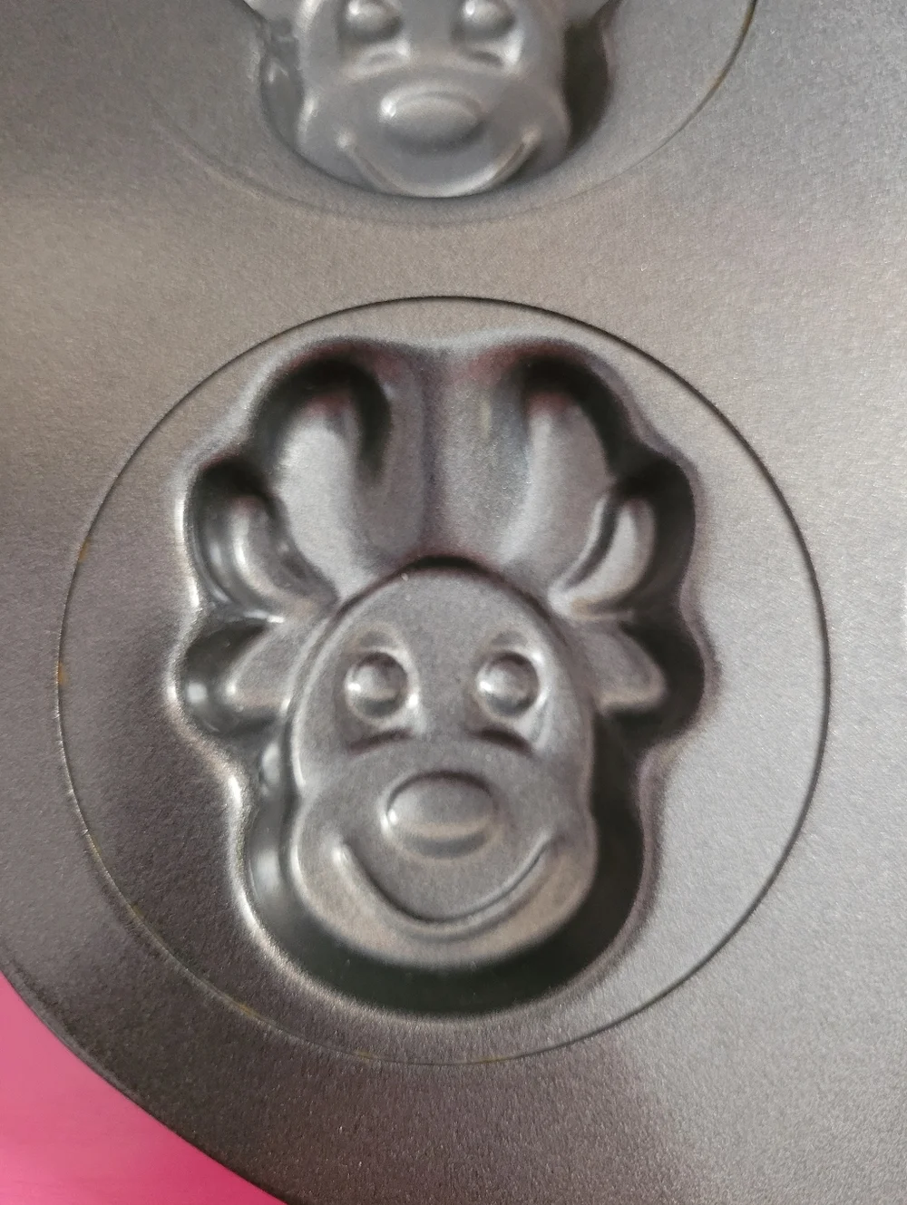 Wilton Nonstick Christmas Theme Baking Pan Tree Snowman Reindeer